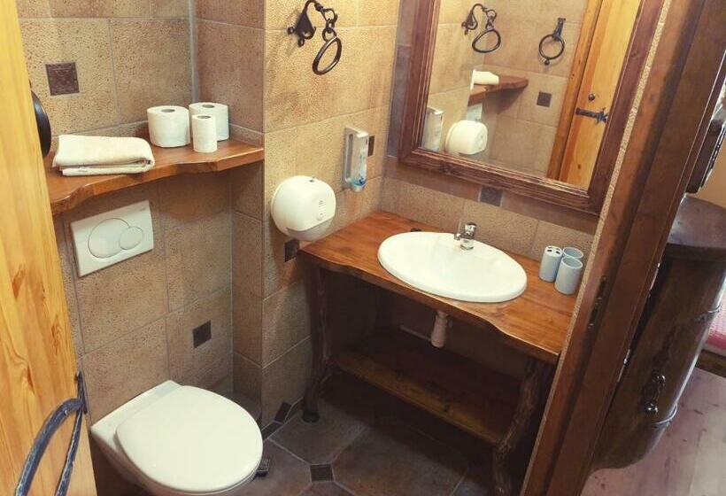 Номер Стандарт, Penzion A Restauracia Toldi