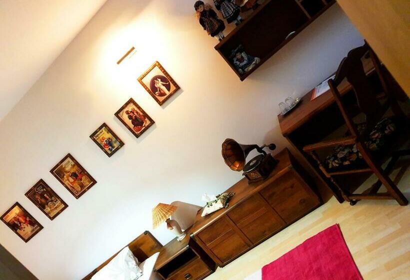 غرفة قياسية, Penzion A Restauracia Toldi