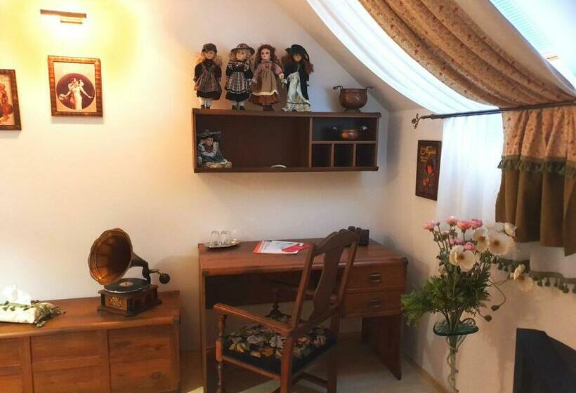 غرفة قياسية, Penzion A Restauracia Toldi