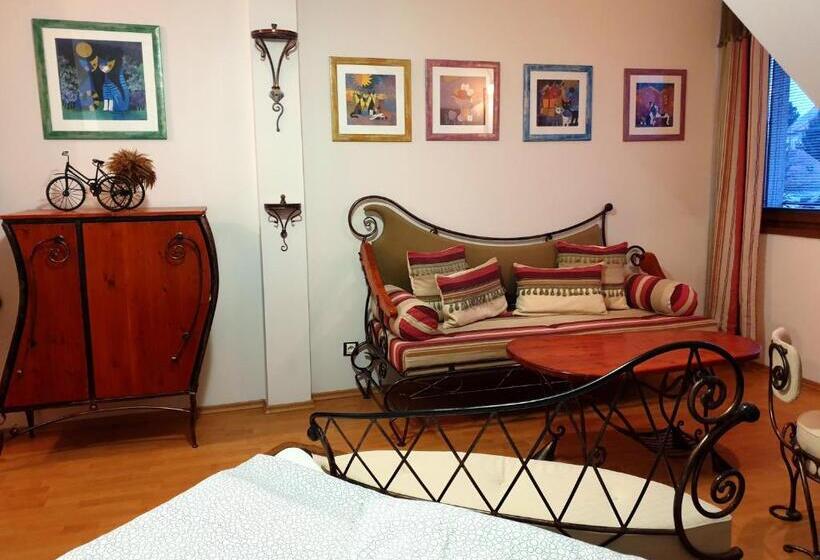 غرفة قياسية, Penzion A Restauracia Toldi