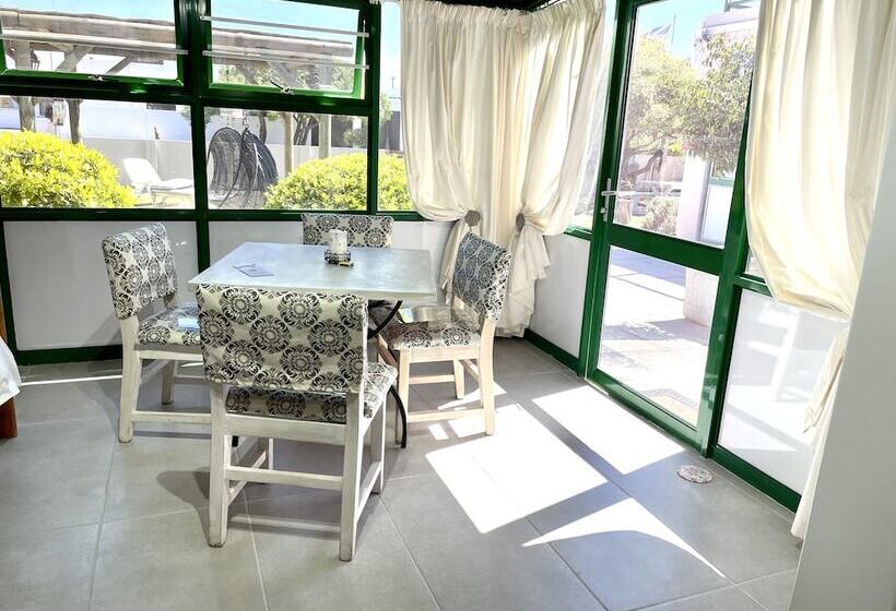 家庭间, Sandra's Guest House