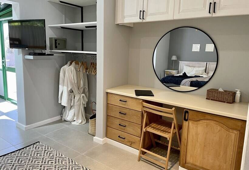 家庭间, Sandra's Guest House