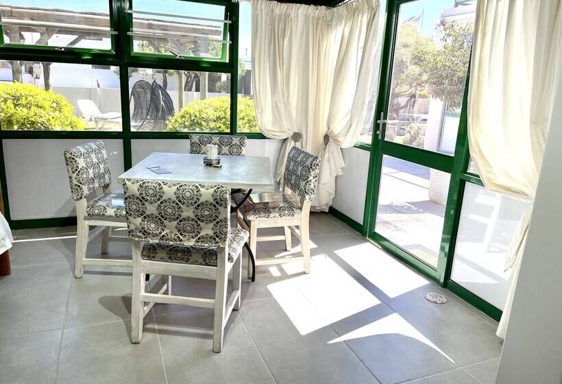 家庭间, Sandra's Guest House