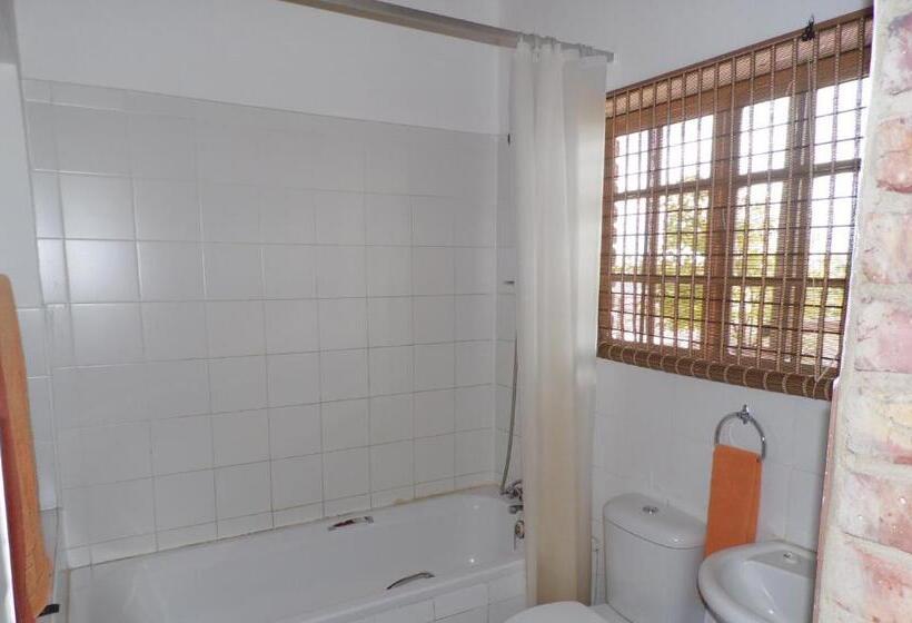 ファミリールーム, The Hexagon Wildlife Conservation