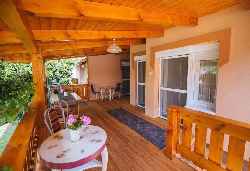 １ベッドルームのコンフォーとアパートメント, Jázmin Apartmanház