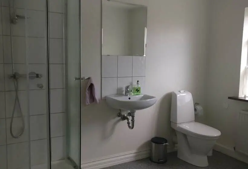 اتاق اکونومی با حمام مشترک, Birta Guesthouse