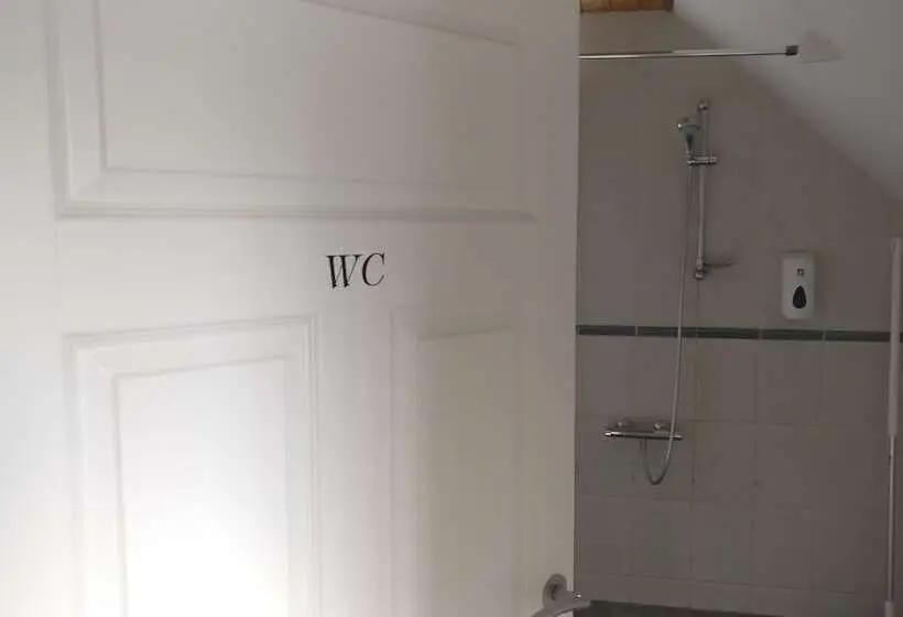 اتاق اکونومی با حمام مشترک, Birta Guesthouse
