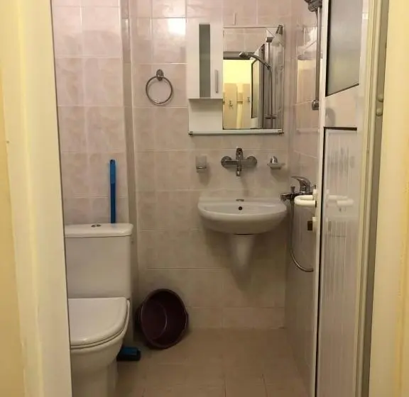 اتاق استاندارد سه تخته با بالکن, Borko Guest House