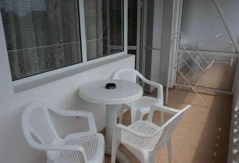 اتاق استاندارد سه نفره, Borko Guest House