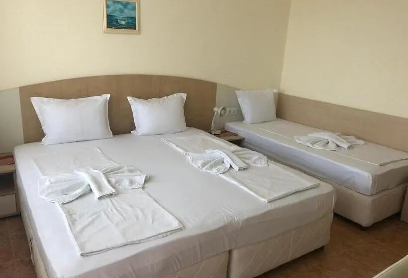 اتاق استاندارد سه نفره, Borko Guest House