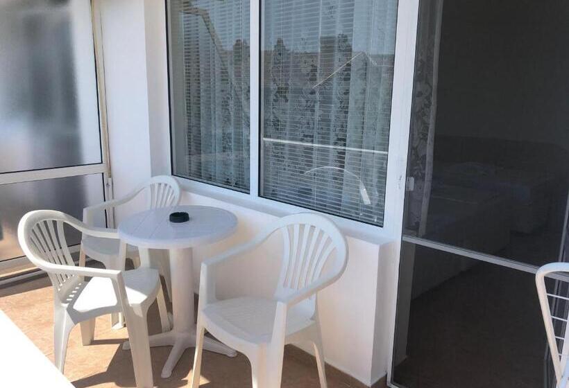 Triple Room Sea View, Borko Guest House