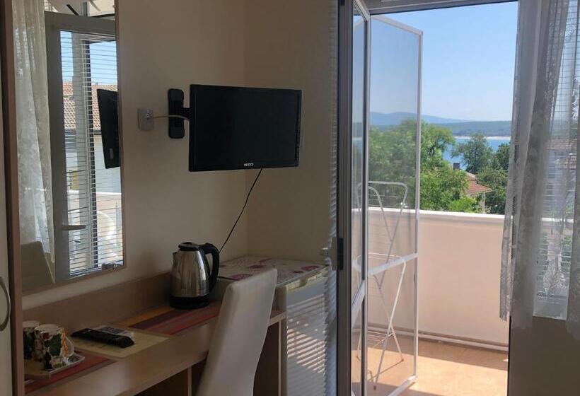 Triple Room Sea View, Borko Guest House