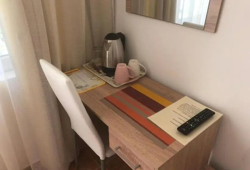 اتاق استاندارد با چشم‌انداز باغ, Borko Guest House