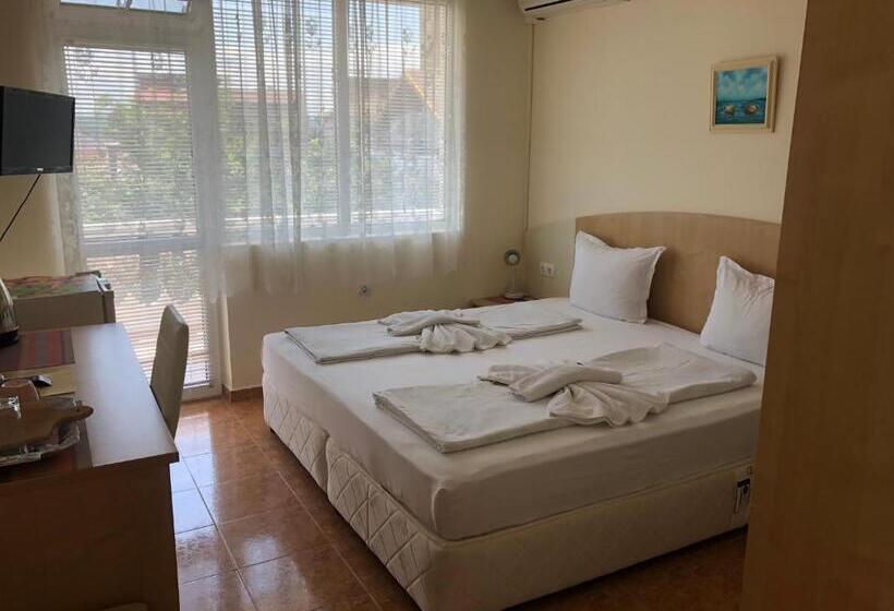 Номер Стандарт с Балконом, Borko Guest House