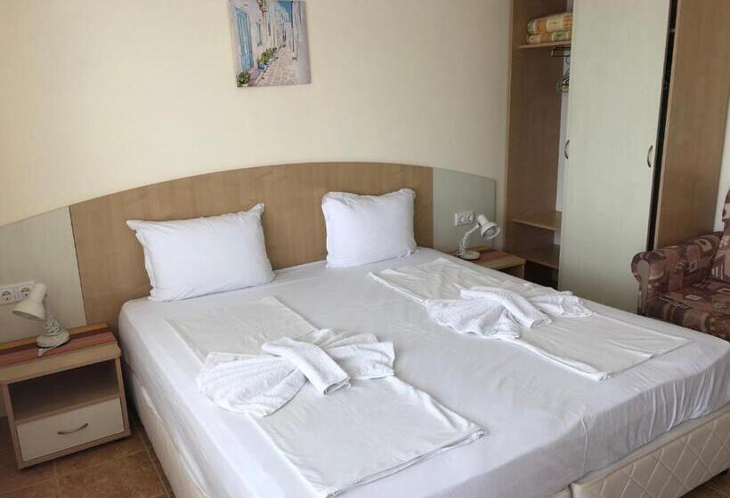 דירת שלושה חדרים, Borko Guest House