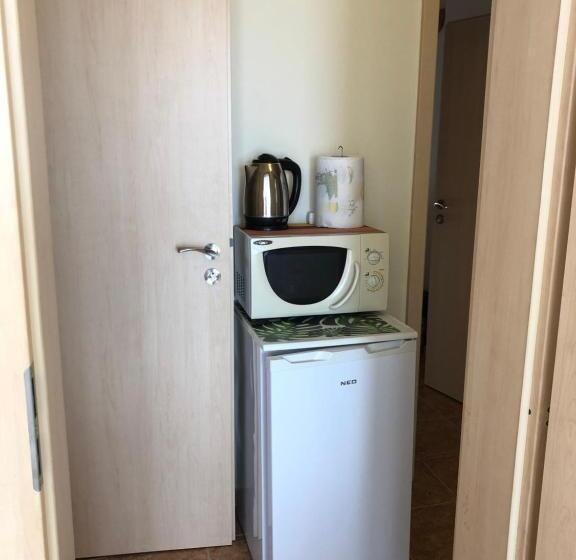 דירת שלושה חדרים, Borko Guest House