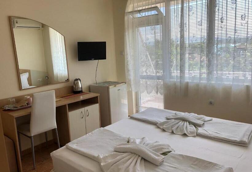 Номер Стандарт с Террасой, Borko Guest House