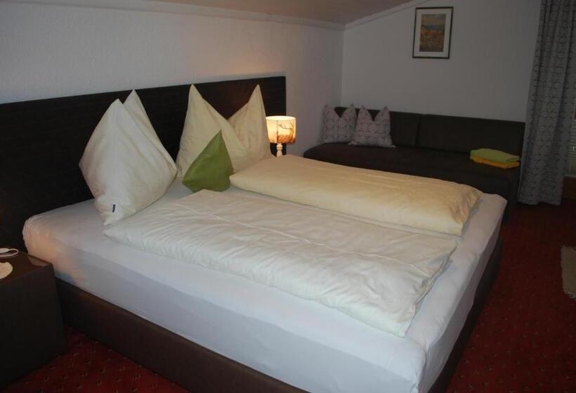 Pokój Trzyosobowy Standard Wspólna Łazienka, Haus Deutinger