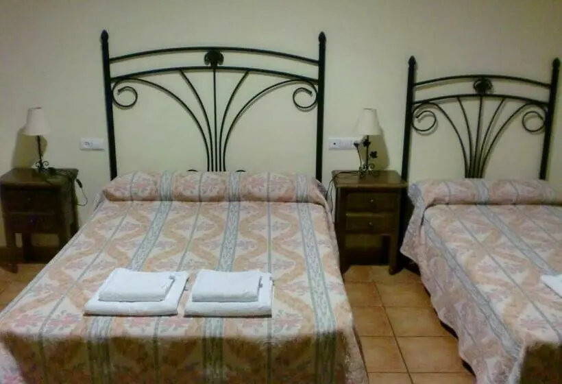 スタンダードトリプルルーム, Hostal Las Tres Jotas