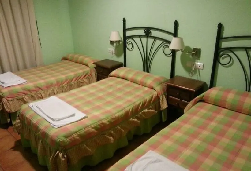 スタンダードトリプルルーム, Hostal Las Tres Jotas
