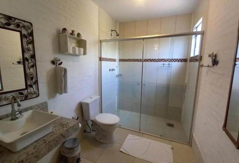 בקתת חדר, Pousada A Mata Que Canta