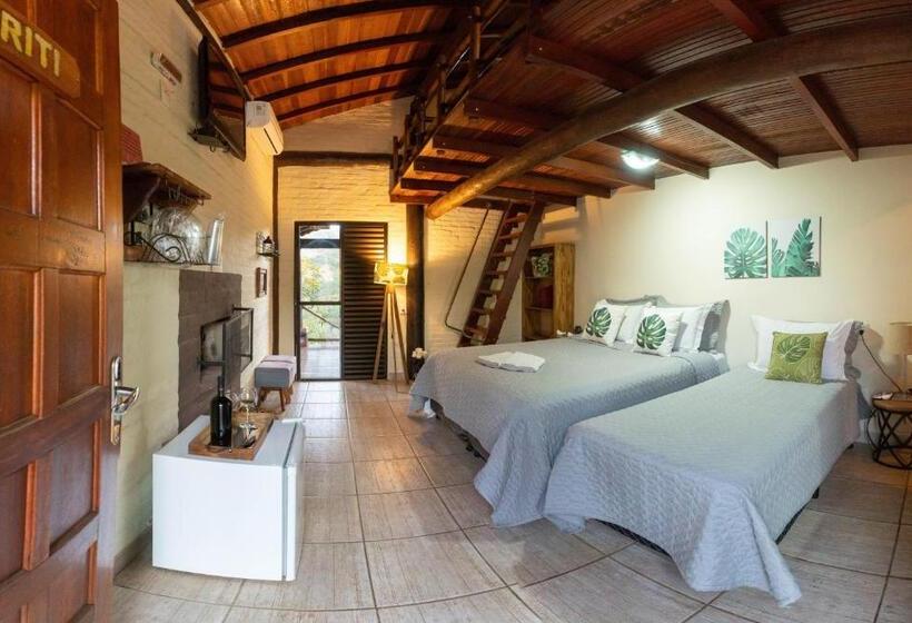 בקתת חדר, Pousada A Mata Que Canta