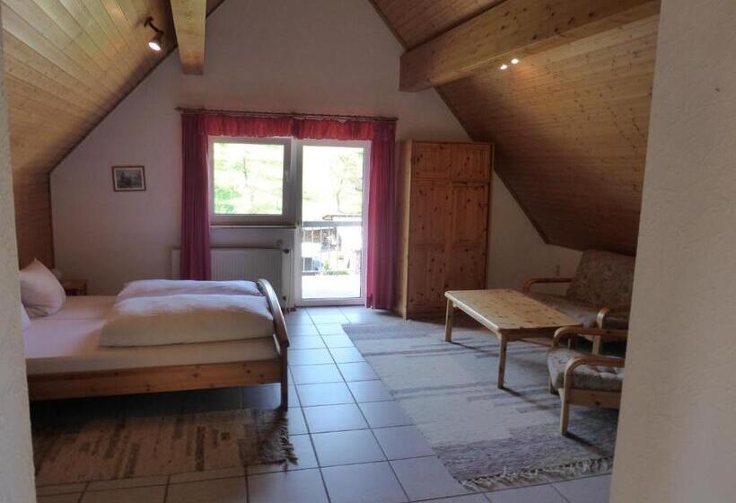 Студия Стандарт, Zum Kaiserwirt