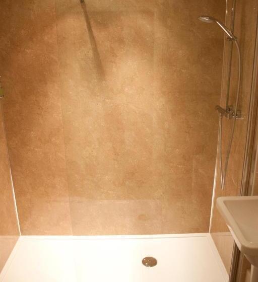 标准间, Kings Arms