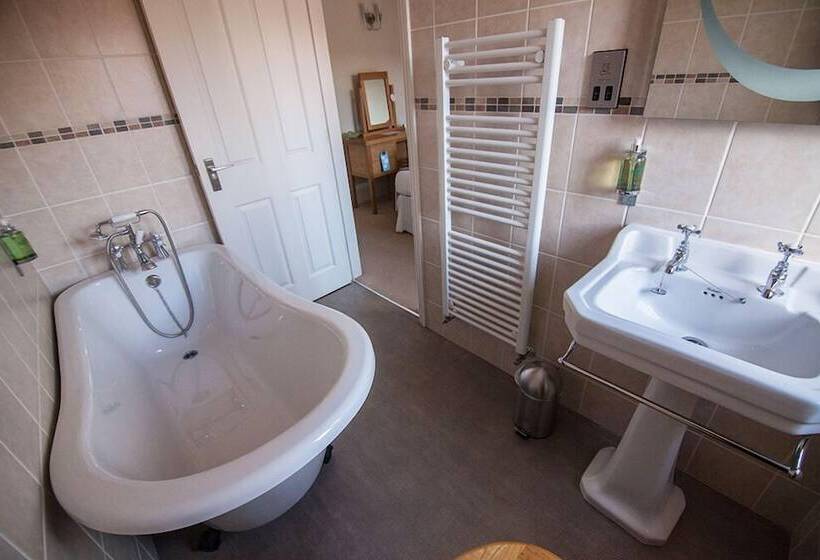 标准间, Kings Arms