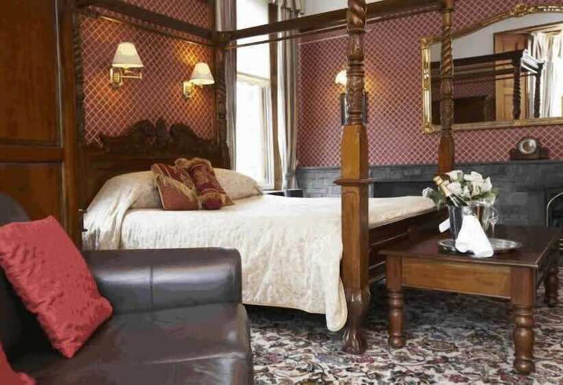 חדר אקזקיוטיב עם נוף לפארק, Keswick Park