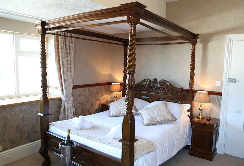 חדר אקזקיוטיב, Keswick Park