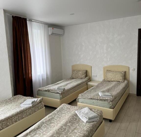 Economy Quadruple Room, Lime