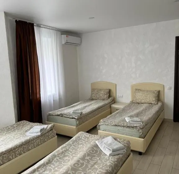 Economy Quadruple Room, Lime