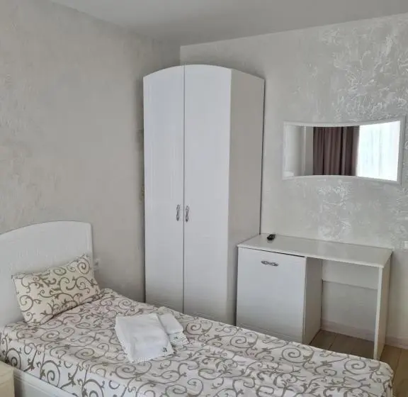 Pokój Ekonomiczny, Lime