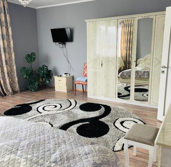 اتاق استاندارد سه تخته با بالکن, Sadyba U Olgy