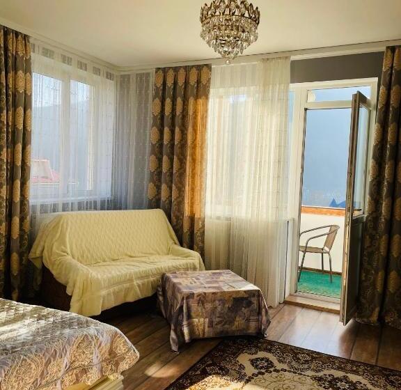 اتاق استاندارد سه تخته با بالکن, Sadyba U Olgy