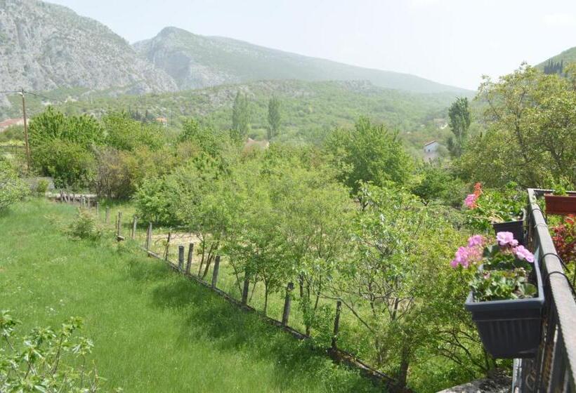 آپارتمان 1 خوابه با تراس, Villa Bašić