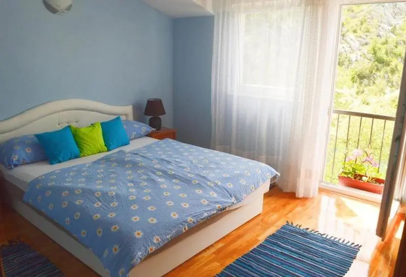 اتاق استاندارد با بالکن, Villa Bašić
