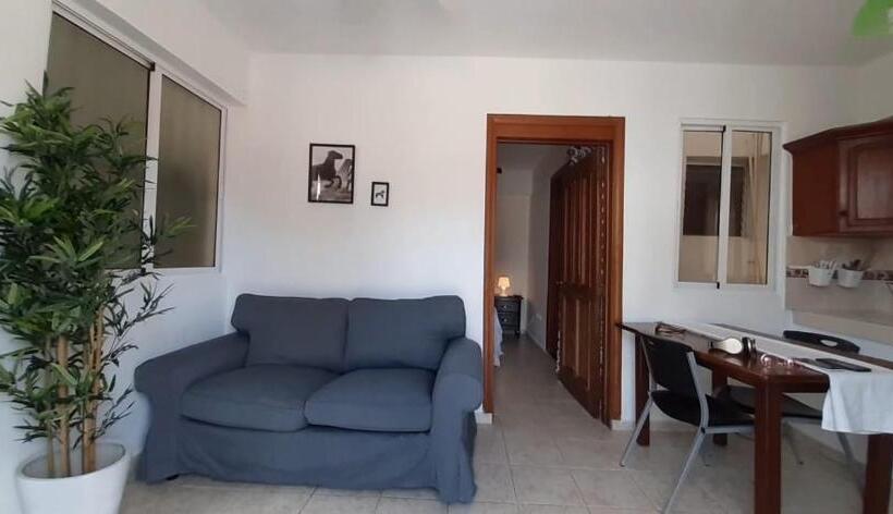 آپارتمان 1 خوابه با تراس, Aparthotel Genova