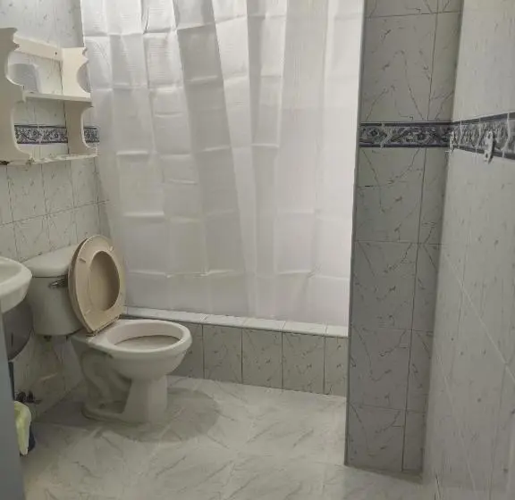 استودیوی لوکس, Aparthotel Genova