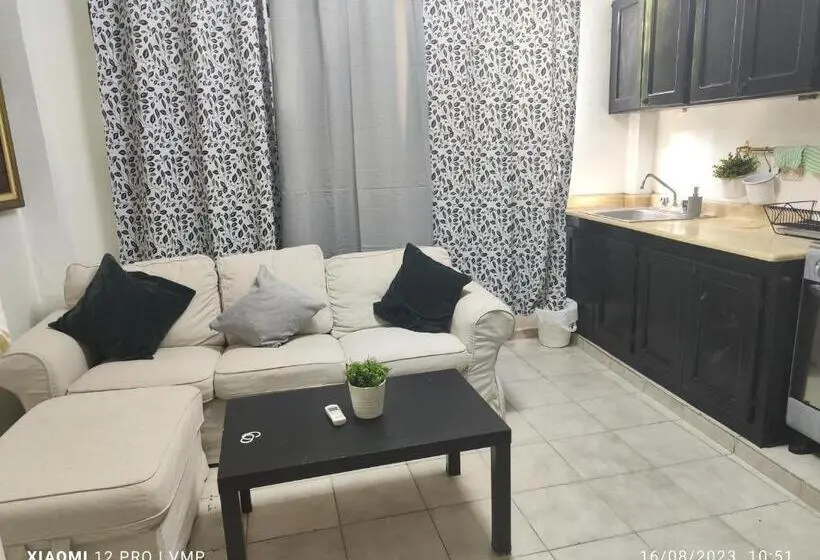 استودیوی لوکس, Aparthotel Genova