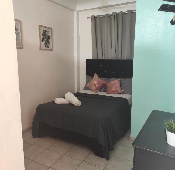 استودیوی لوکس, Aparthotel Genova