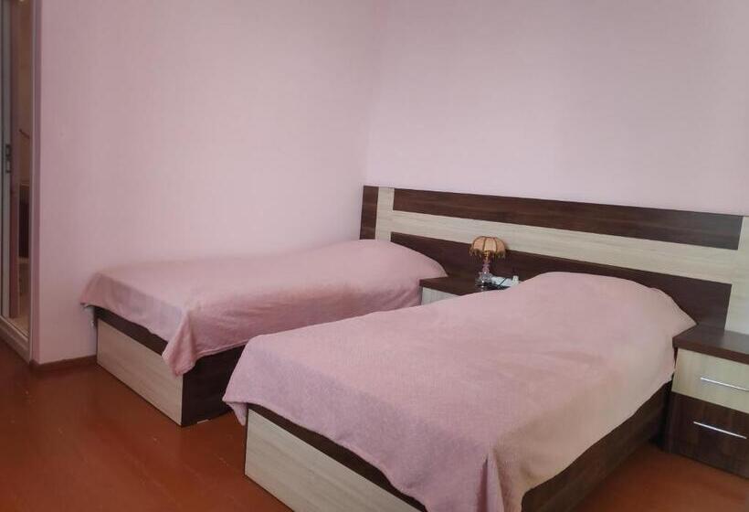 标准间, Happy House