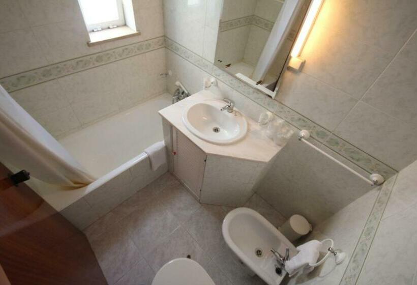 סוויטה עם מרפסת, Hospedaria Buganvilia Alvor