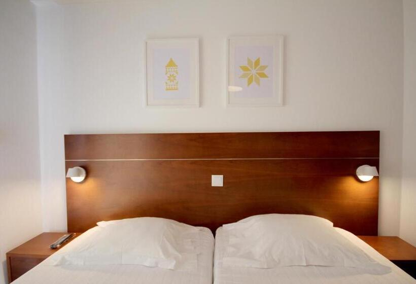 Comfort room with balcony, Hospedaria Buganvilia Alvor