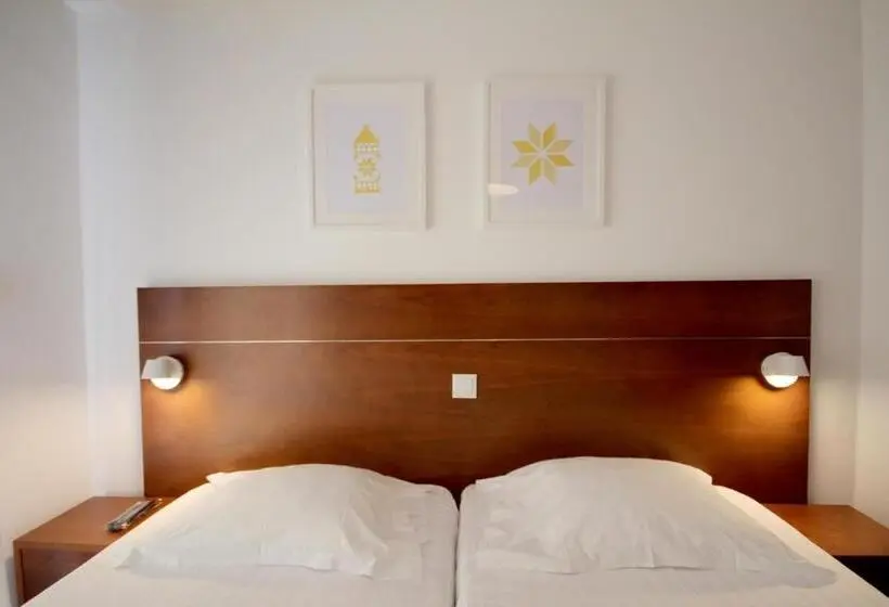 Comfort room with balcony, Hospedaria Buganvilia Alvor