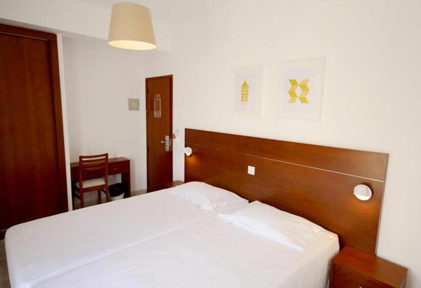 Comfort room with balcony, Hospedaria Buganvilia Alvor
