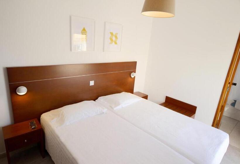 Comfort room with balcony, Hospedaria Buganvilia Alvor