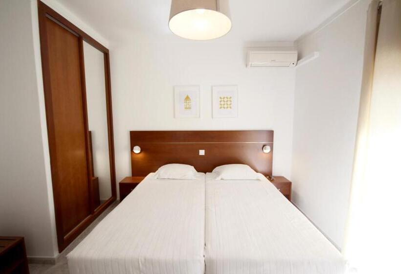 Comfort room with balcony, Hospedaria Buganvilia Alvor