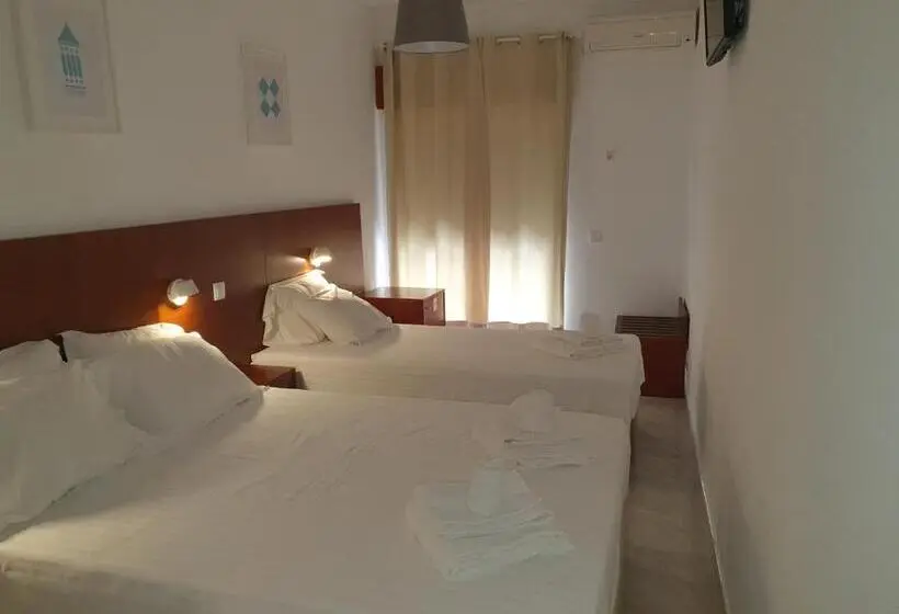 コンフォートトリプルルーム, Hospedaria Buganvilia Alvor